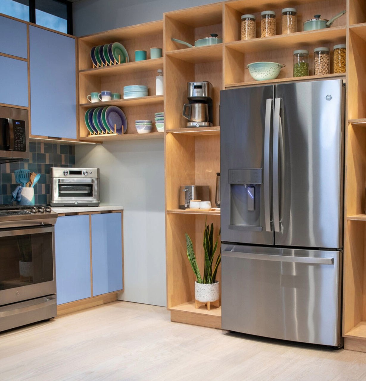 GE 27.7 cu. ft. French Door Refrigerator, Stainless, TwinChill™ + Internal Water/Ice (GFE28GYNFS) - Appliance Saver Store