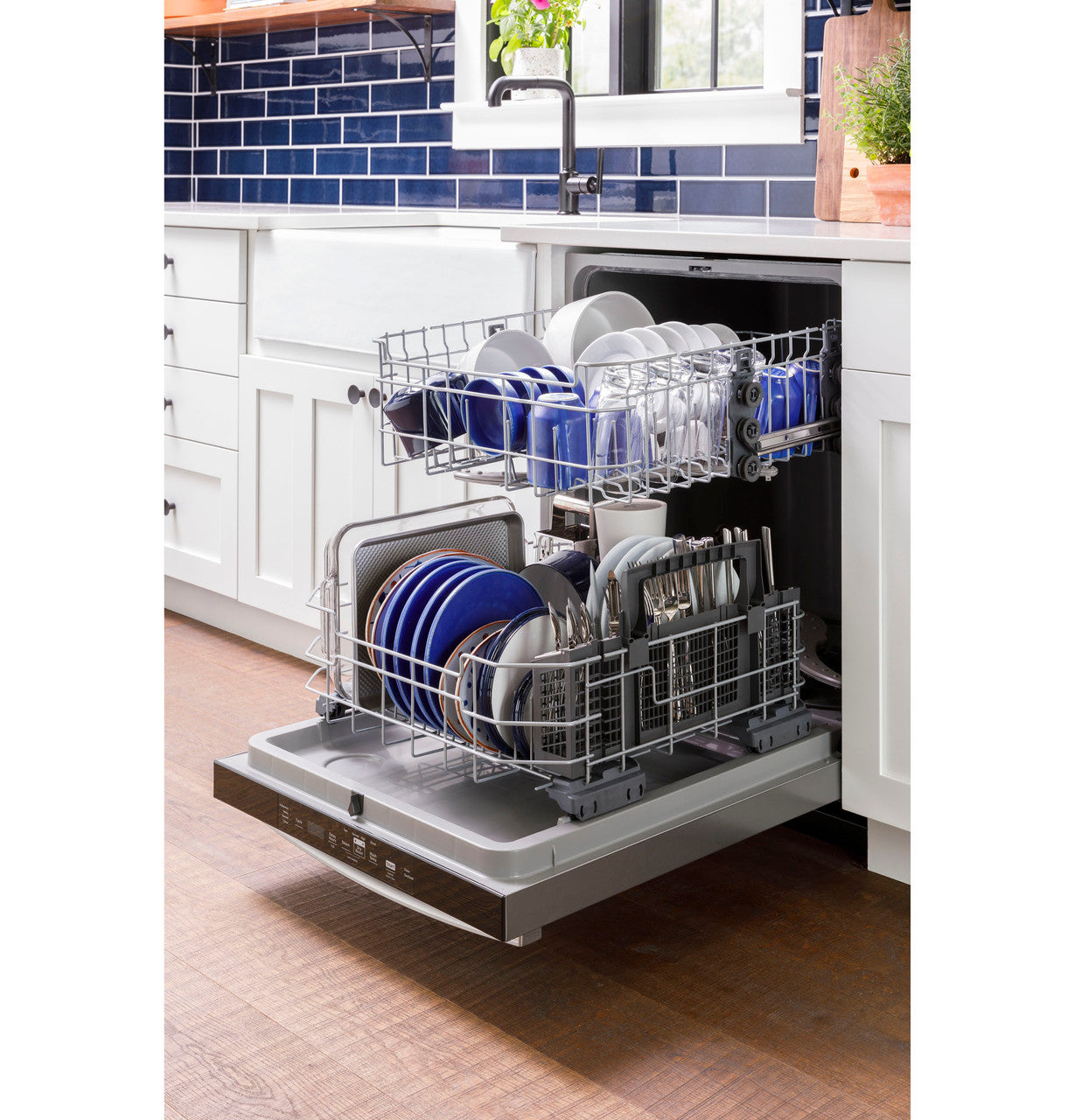 GE 24" Dishwasher, Black, Hard Food Disposer, Adjustable Racks (GDF550PGRBB)