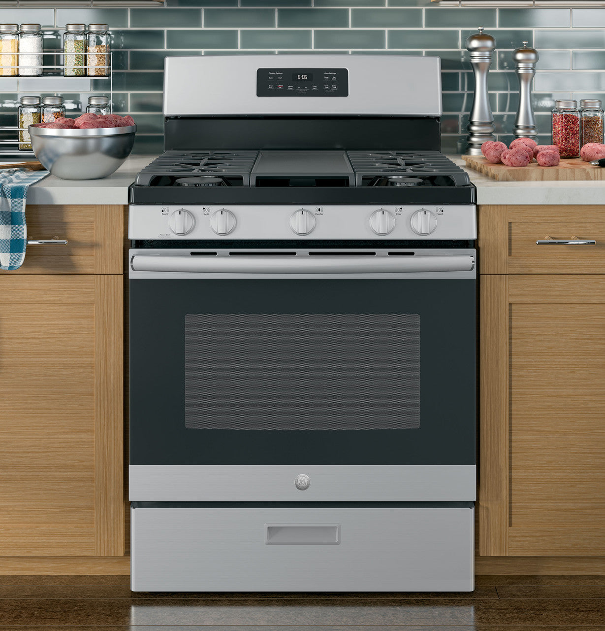 GE 30″ Gas Range, Stainless, Spacious Oven + Multi-Burners (JGBS66REKSS)