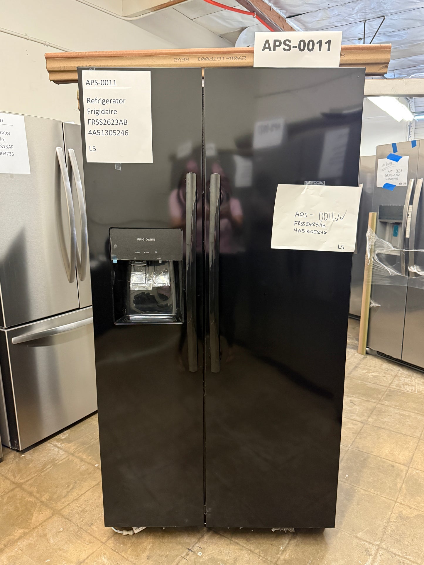 Frigidaire 25.6 cu ft Side-by-Side Refrigerator, Black, External Water/Ice Dispenser (FRSS2623AB)