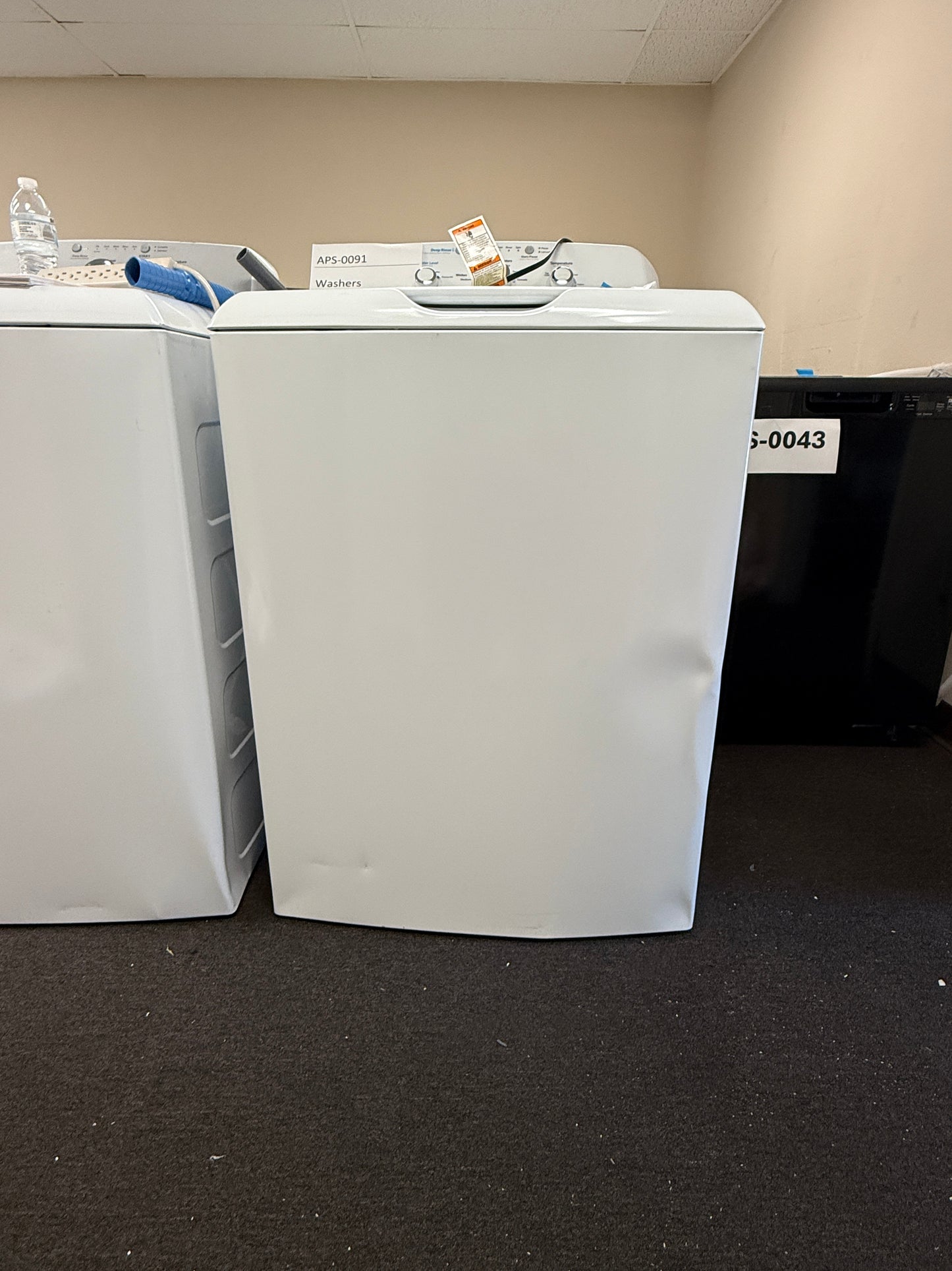 GE 4.0 cu. ft. Top Load Washer, White, Stainless Steel Tub + Multiple Wash Cycles (GTW325ASWWW)