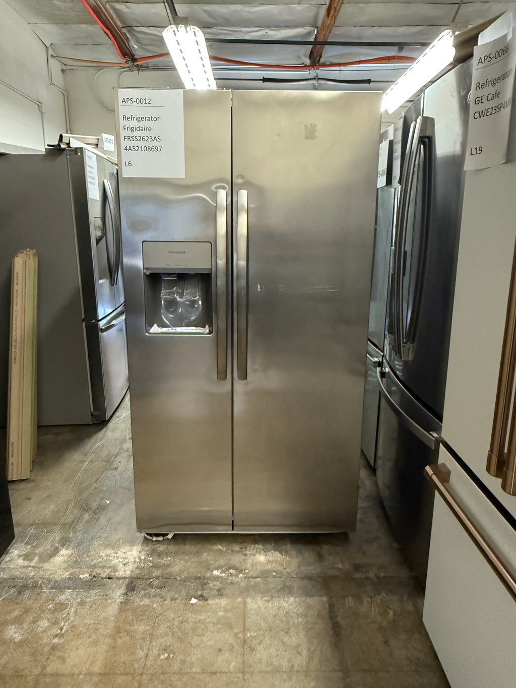 Frigidaire 25.6 cu ft Side-by-Side Refrigerator, Stainless, External Water/Ice Dispenser (FRSS2623AS)