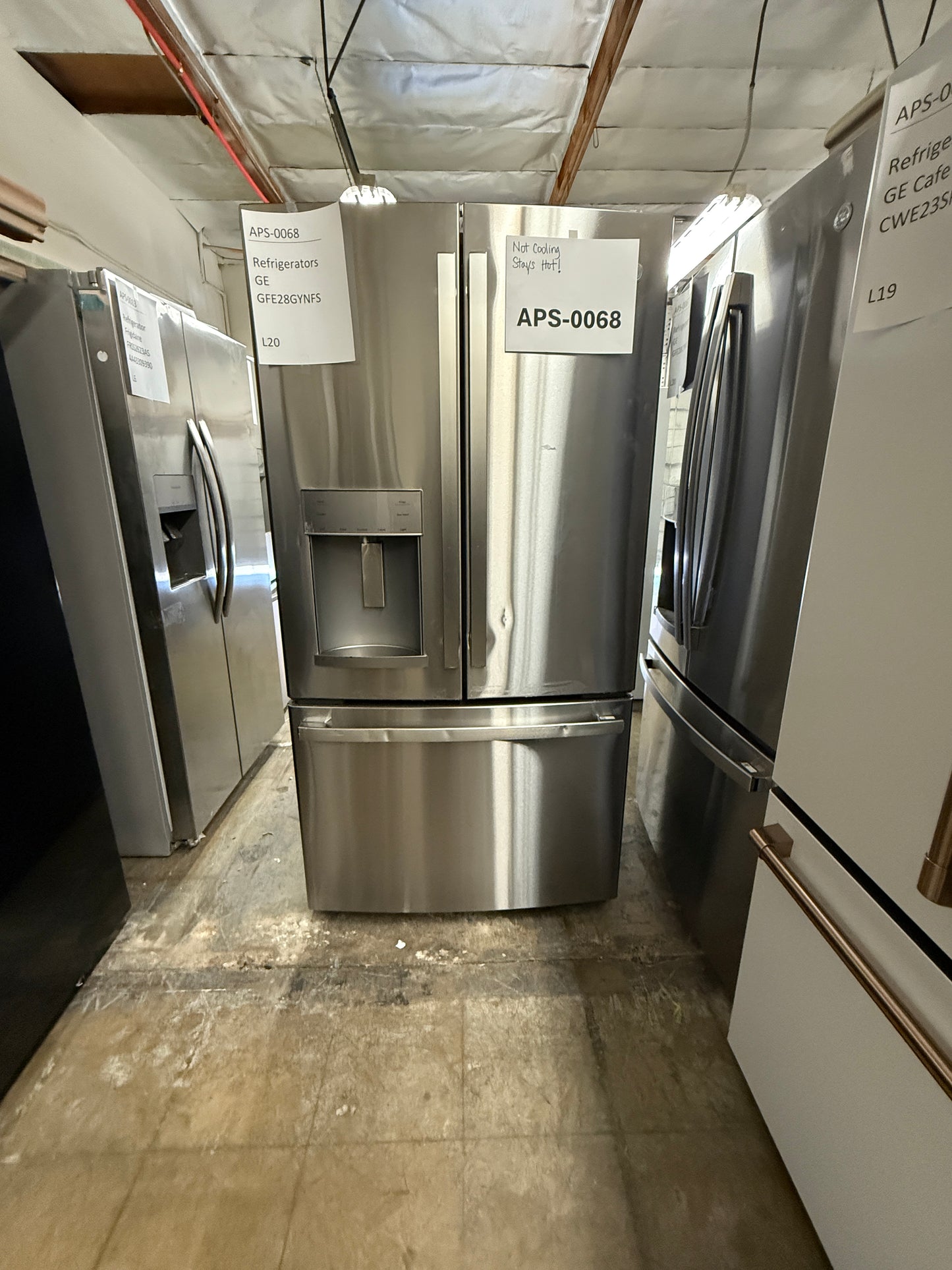 GE 27.7 cu. ft. French Door Refrigerator, Stainless, TwinChill™ + Internal Water/Ice (GFE28GYNFS)